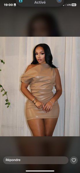 Robe élégante en simili cuir