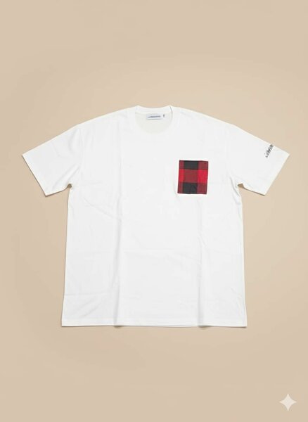 T-shirt blanc à poche carreaux