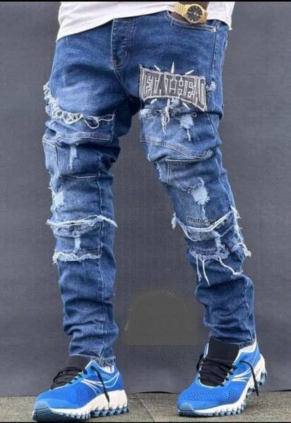 Jeans déchirés tendance