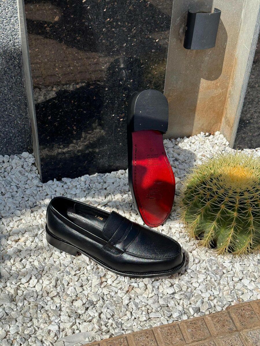 Mocassins en cuir noir élégants