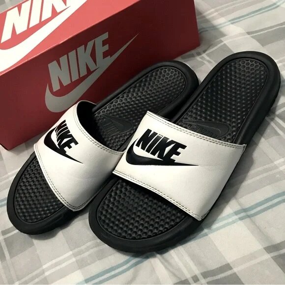 Nike Benassi Slippers