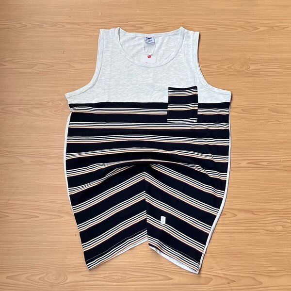 Sleeveless (tank top)