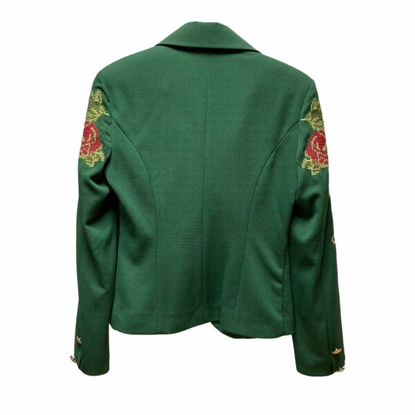 Стильный жакет с вышивкой (новый)