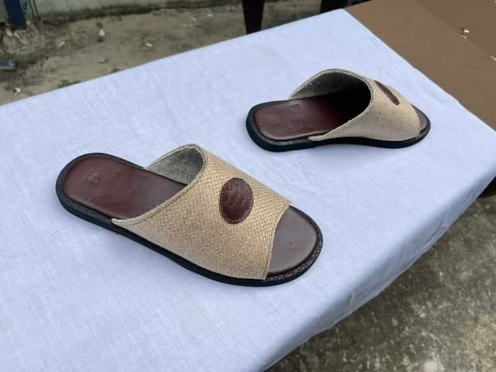 Sandales en cuir véritable