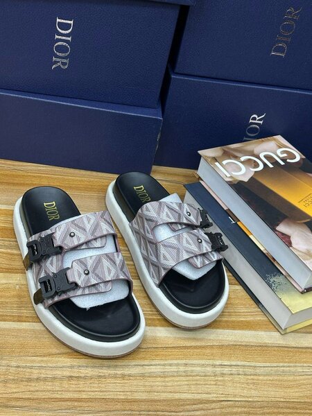 Sandale (original dans carton