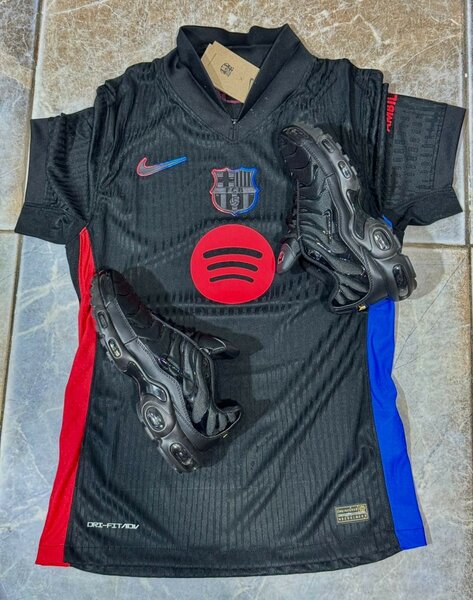 Complet chaussures et maillot