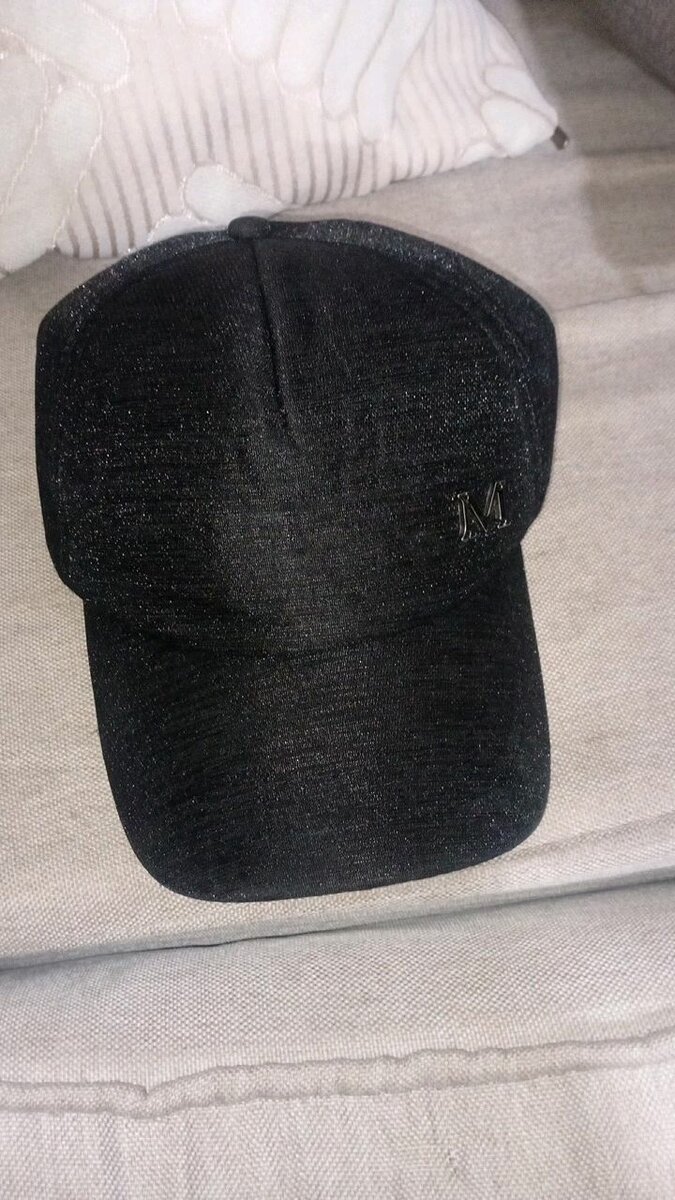 Casquette noire élégante M