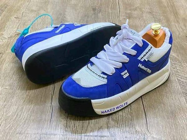 Chaussures tendance Naked Wolfe