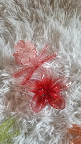 Épingles à cheveux fleuries