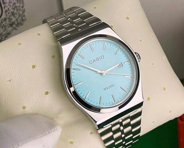 Montre Casio élégante en acier