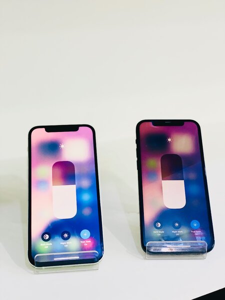 IPHONES 12