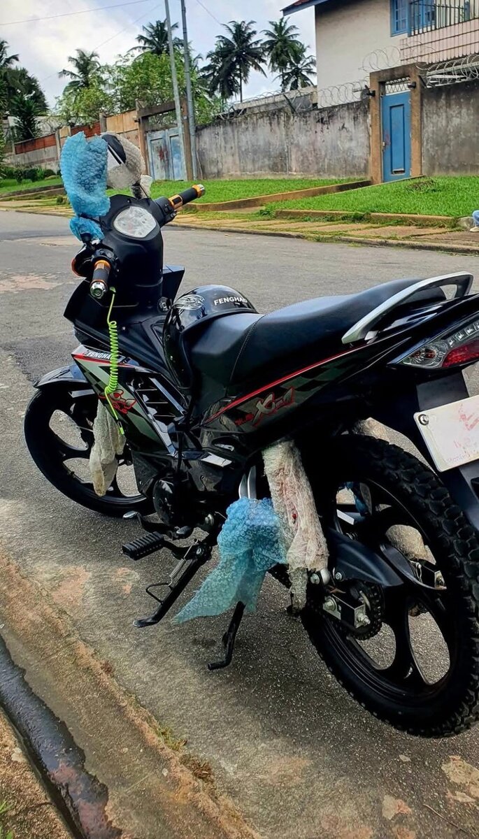 Moto sportive agile et élégante