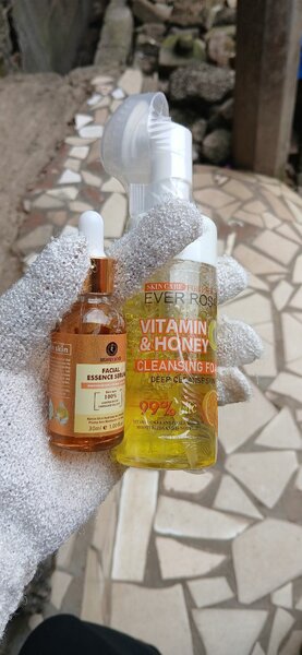 Nettoyant Mousse Miel & Vitamine