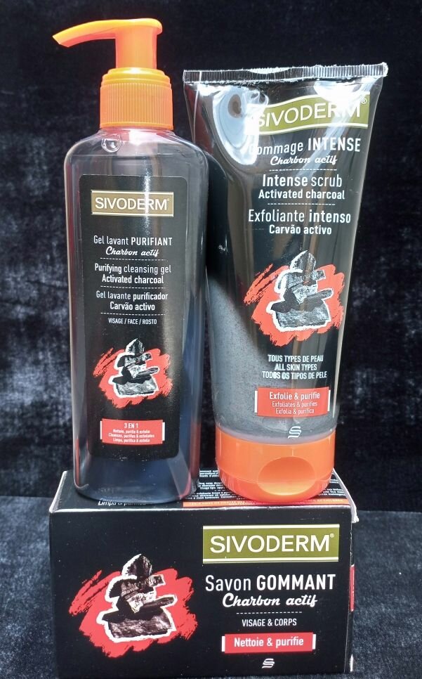 Savon gommant au charbon actif