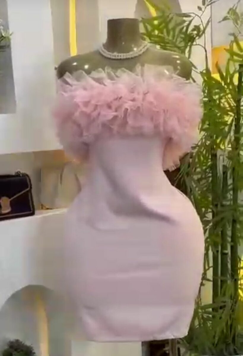 Robe élégante rose fête