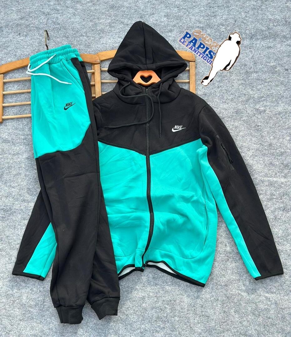 Survêtement Nike tech