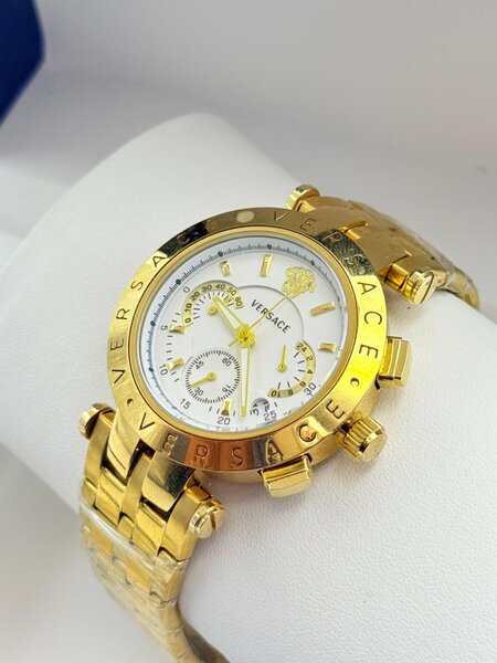 Montre de luxe en or