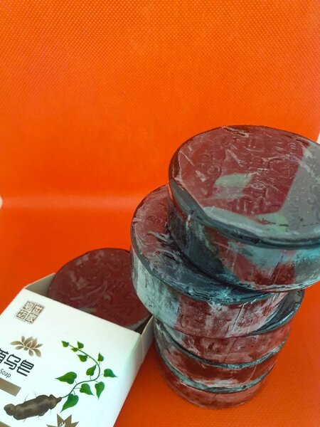 Savon shampoing noircissant