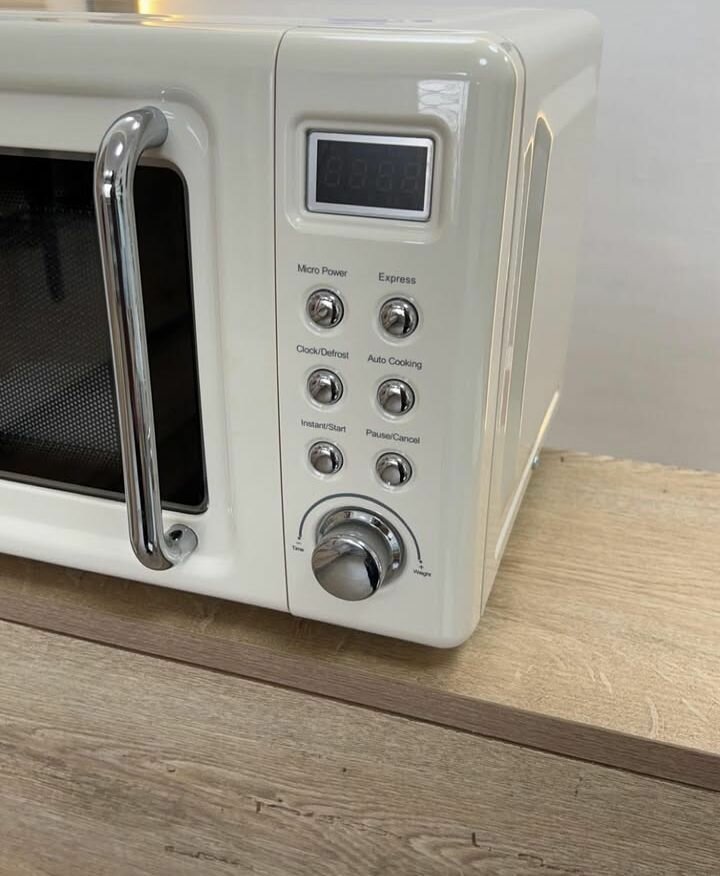 20L Dunelm retro microwave