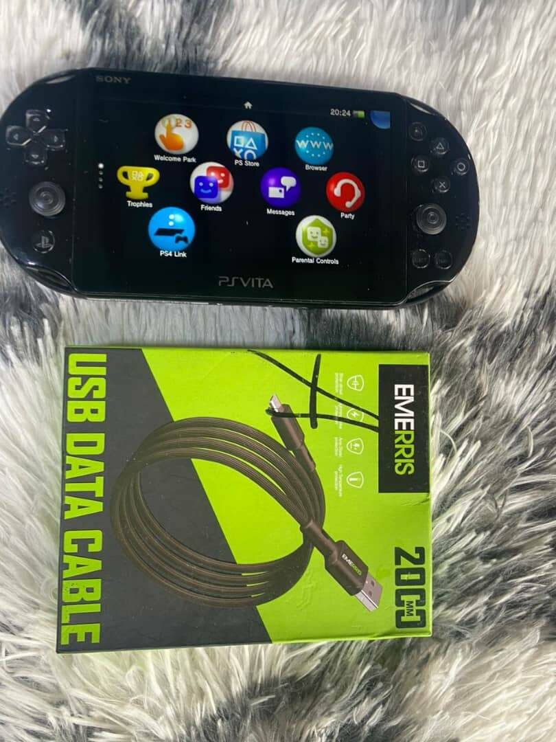 Ps vita slim+ 15 jeux