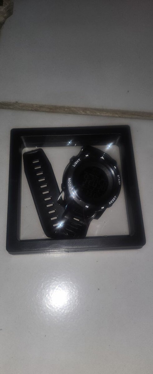 Montre numérique sport étanche