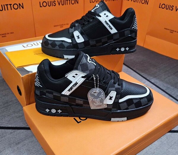 LOUIS VUITTON CLASSIC