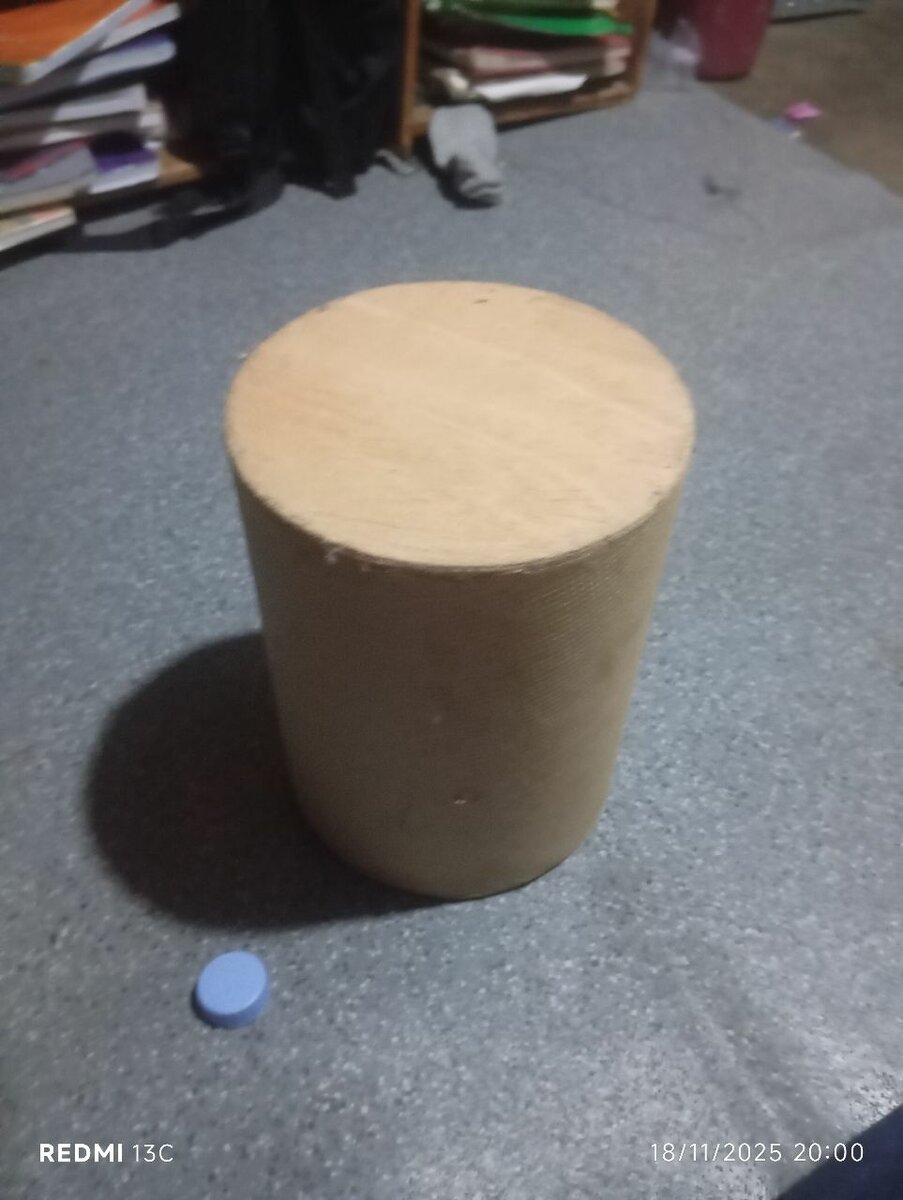 Caisse en bois cylindrique