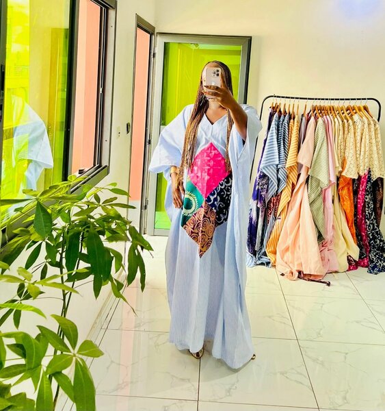 Robes élégantes en tissu imprimé