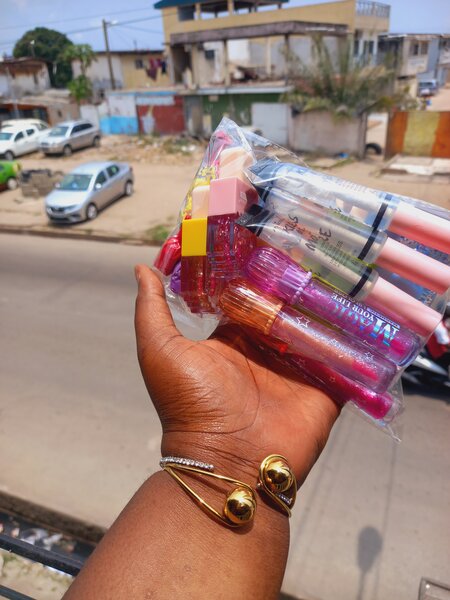 15 mélanges  brillants à lèvre