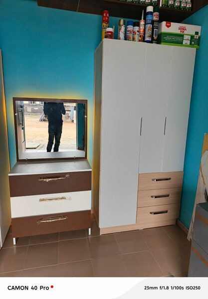 Armoire avec commode miroir