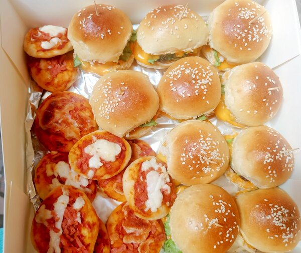 Mini Burgers et Pizzas