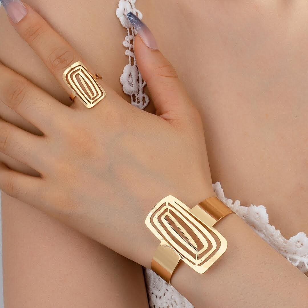 Ensemble bracelet et bague dorés