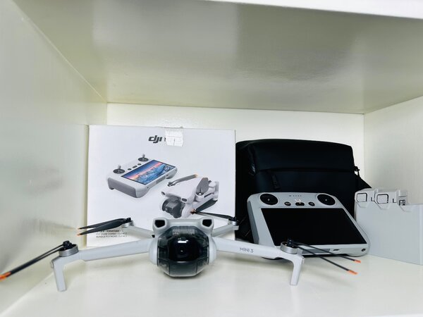 DJI MINI 3 AVEC RC (Kasi Neuf Dans Carton )