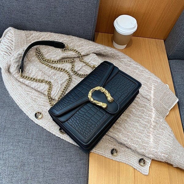High quality and fashionable women's bag black