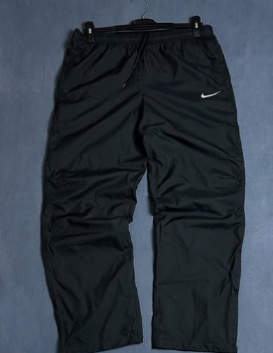 Nike track pants size : waist L / length 41