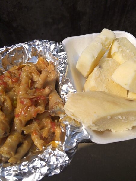 Igname bouillie patte poulet