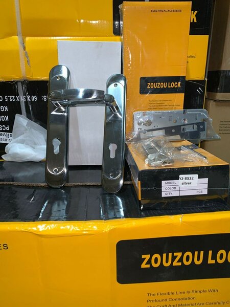 Serrure de porte robuste