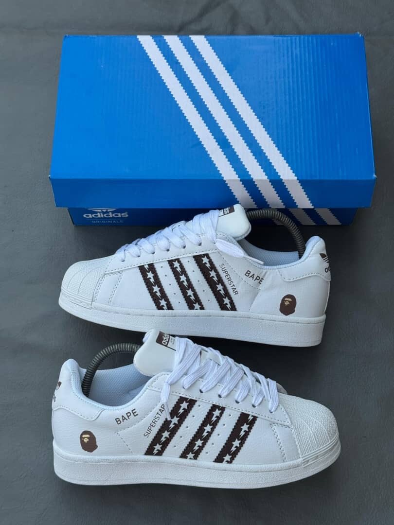 Chaussures BAPE x Adidas Superstar