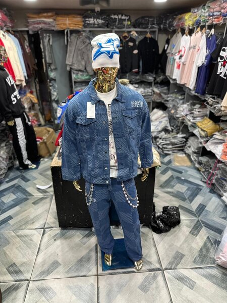 Costume en jean motif