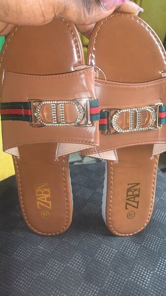 Sandales en cuir marron