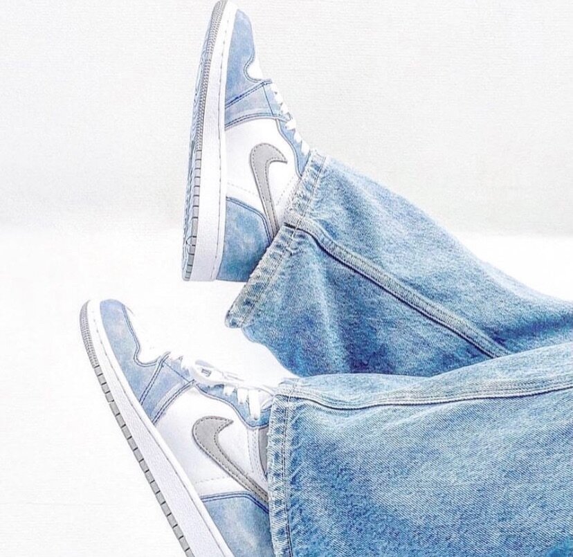 NIKE AIR JORDAN 1 RETRO HIGH