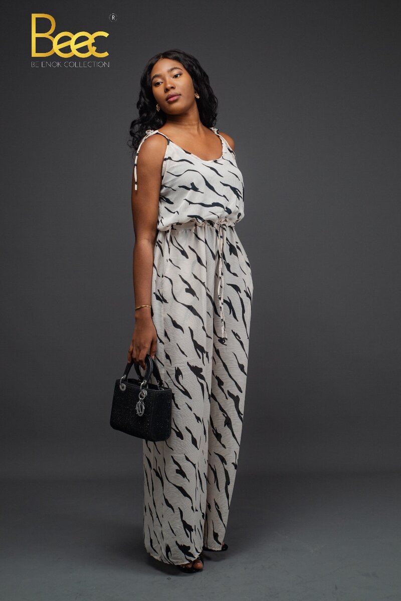 Combinaison élégante femme