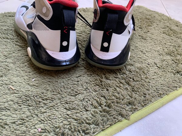 Baskets de sport modernes