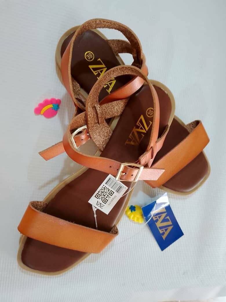 Sandale plate fermée