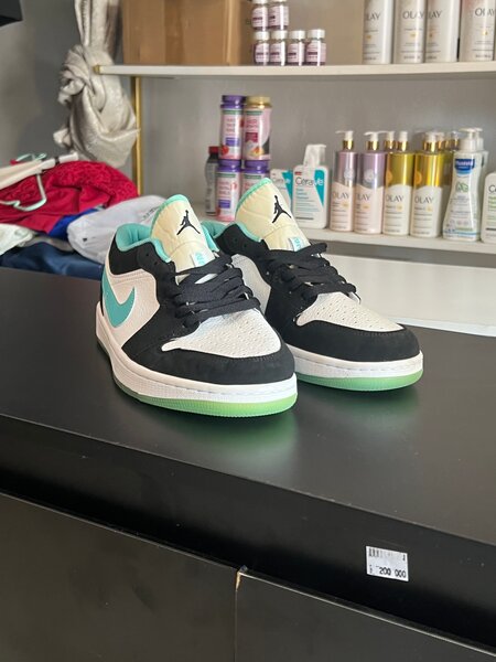 Baskets basses en cuir élégantes