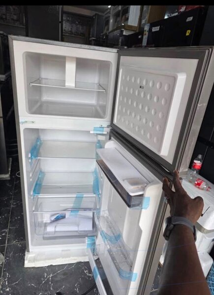 Réfrigérateur combiné moderne