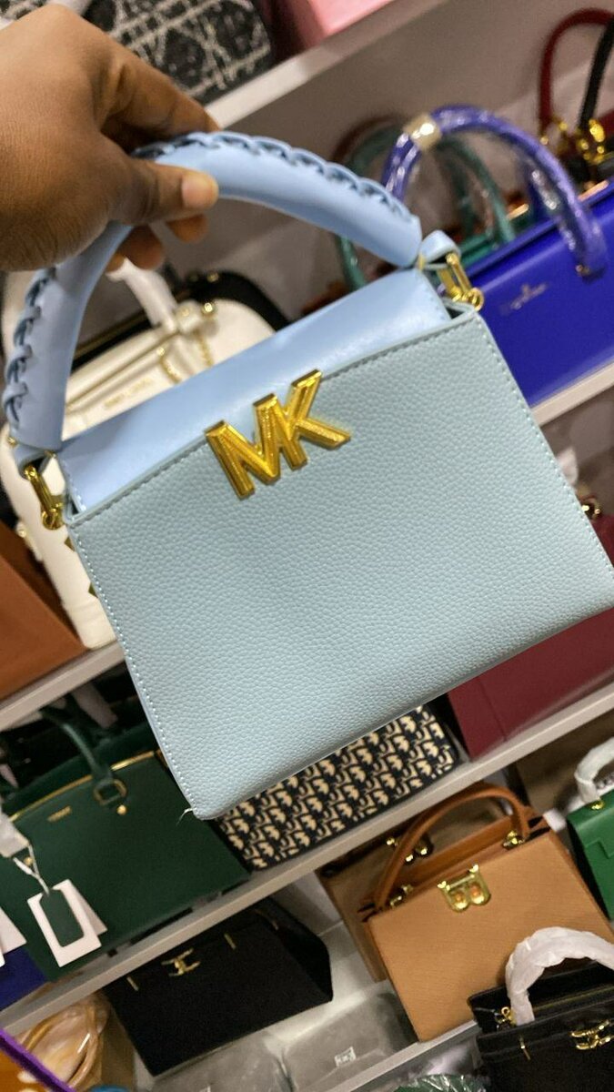 Sac à main bleu élégant femme