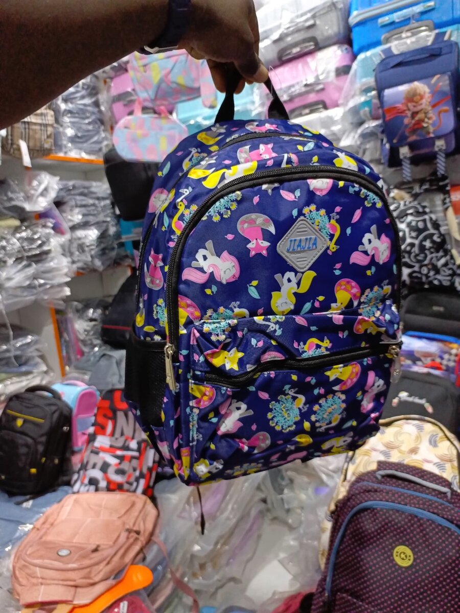 Sacs à dos colorés tendance