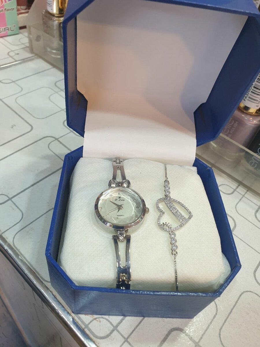 Ladies watch with Brecelet