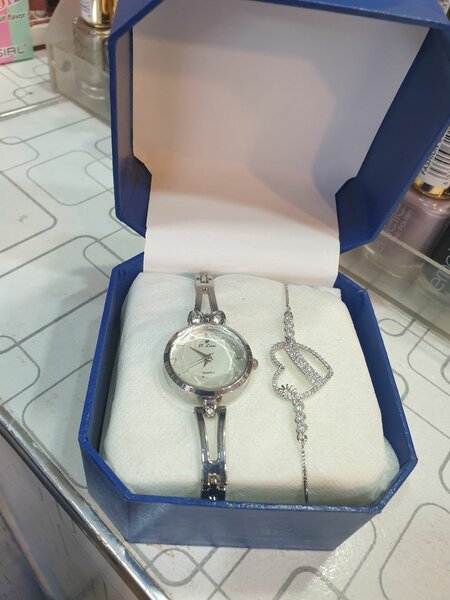 Ladies watch with Brecelet